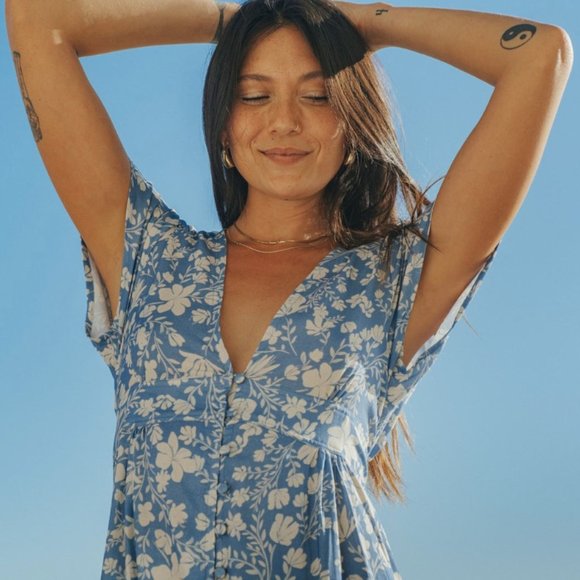 Yireh Dresses & Skirts - YIREH Brynn Floral Button Front Hawaiian Midi Dress in Denim Blue - Size M NWT